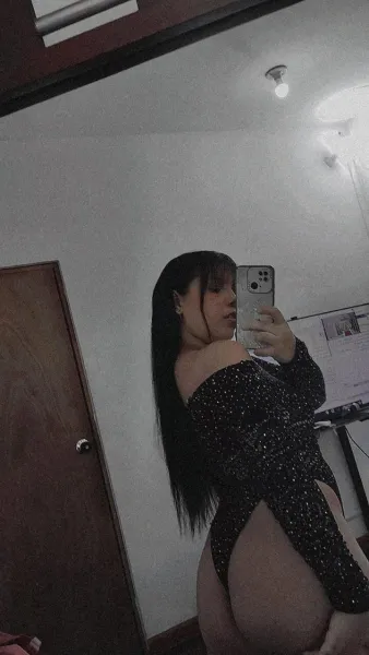 brunette-pawg-s