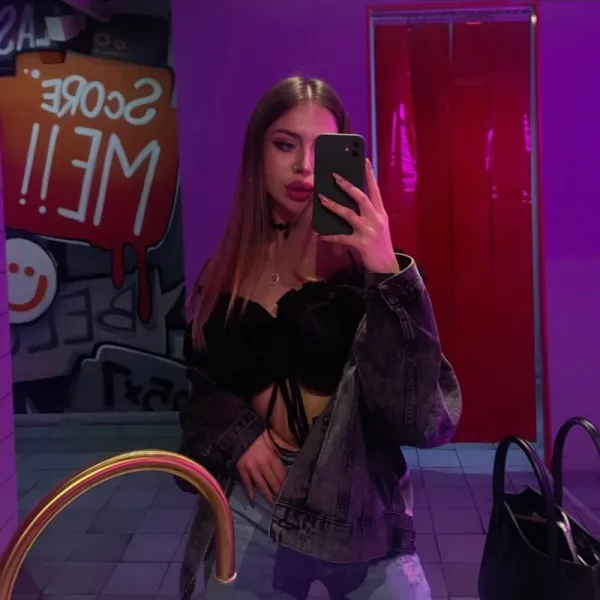 Bella_Marcel