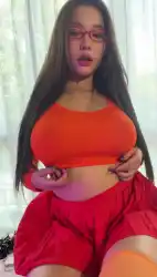 busty-petite